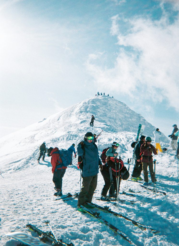 niseko ski goers