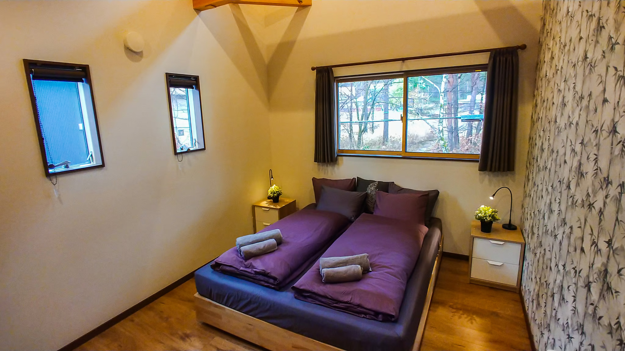 Kitsune Cottage Red bedroom area