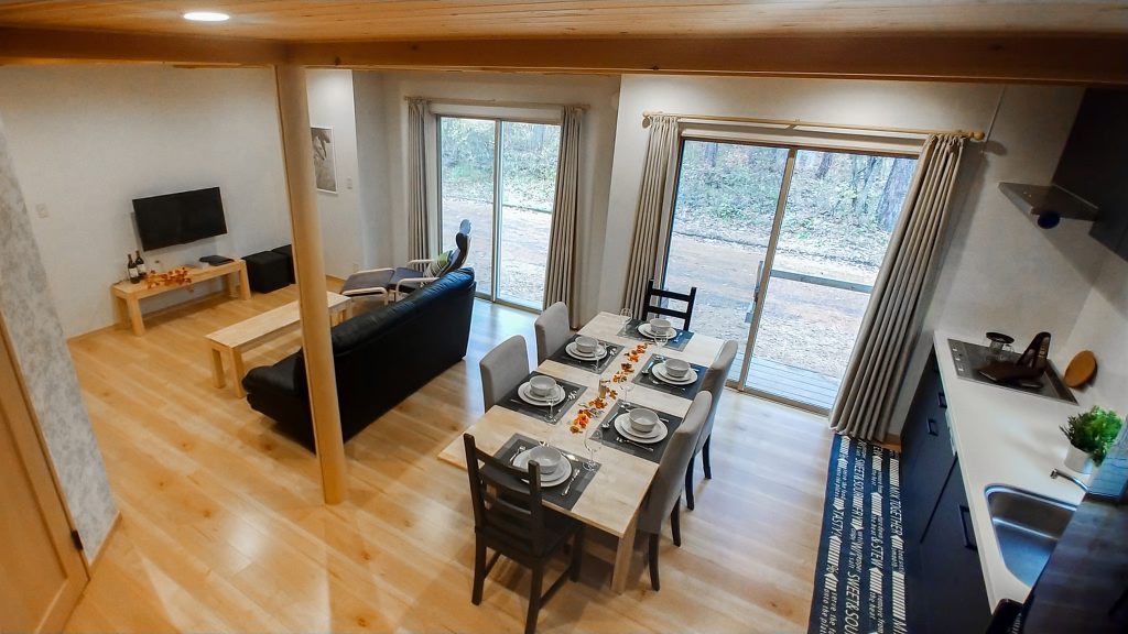 Spacious communal area of Kitsune Cottage Blue