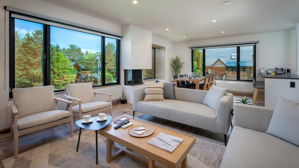 Chalet Wildwood in Furano - living and dining room area